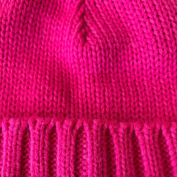 Cute hat! - Picture 2 of 3